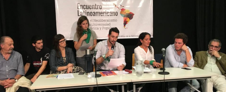 Que la universidad se vista de pueblo