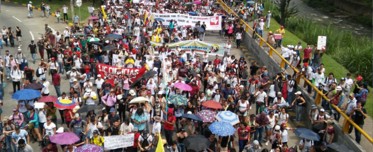 La Internacional de la Educación apoya la lucha colombiana