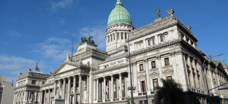 Los artículos universitarios de la «Ley Ómnibus» atentan contra el derecho a la educación superior